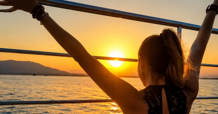 Málaga: Paseo en Catamarán al Atardecer