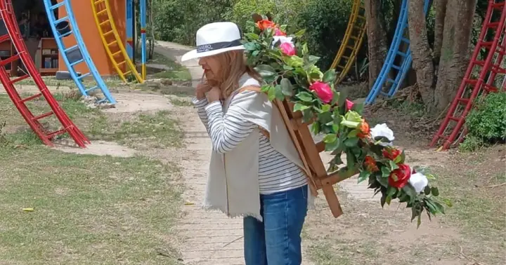 Medellín Flower Heritage Experience with Coffee Tasting