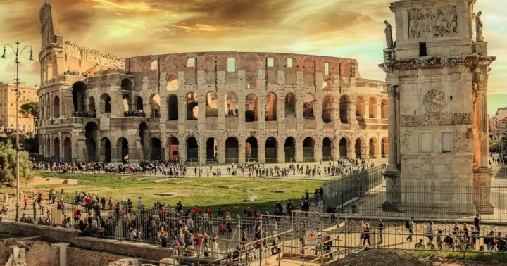 Visita al Coliseo al atardecer con entrada