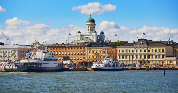 Entradas para tour privado familiar guiado por Helsinki y paseo en barco