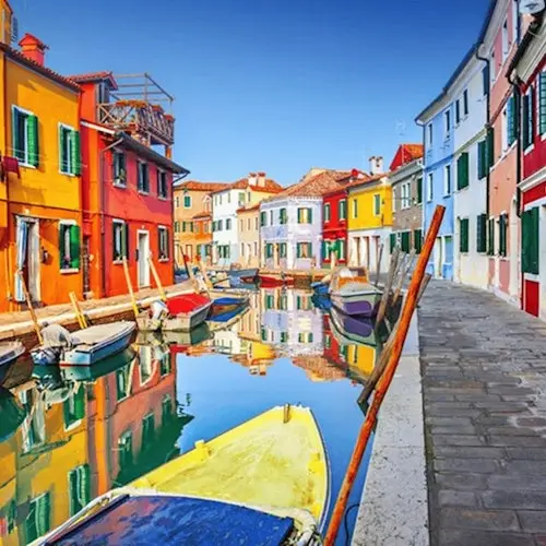 Murano & Burano: Small-Group Boat Tour + Private Glass-Blowing & Lace Demo