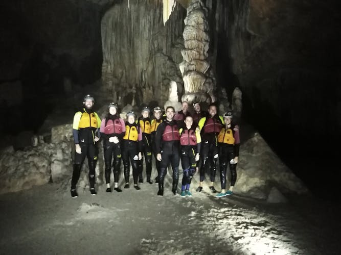 Aventura en cuevas marinas en Mallorca