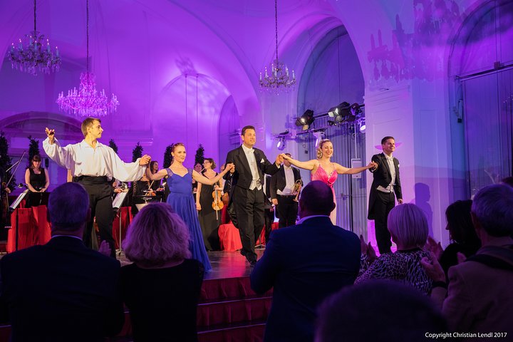 Navidad en el Palacio de Schönbrunn Viena: Concierto de música clásica y mercado navideño