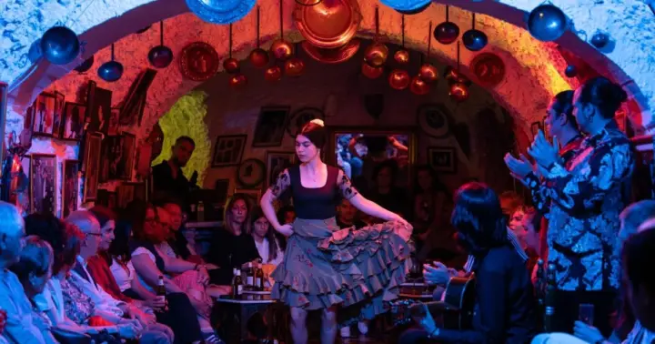 Granada: Espectáculo flamenco en la Cueva Los Amayas, en el Sacromonte.