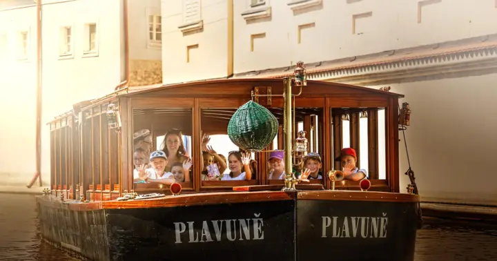 Praga: crucero por los canales alrededor del Puente de Carlos