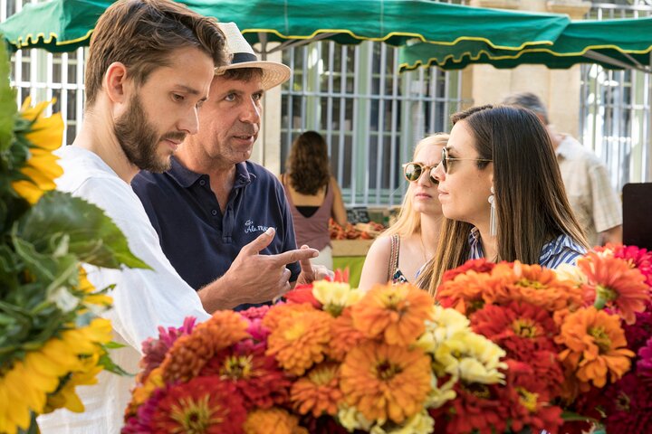 Excursión de un día al mercado y los pueblos encaramados del Luberon desde Marsella