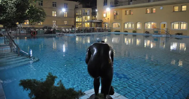 Budapest: Lukács Thermal Bath Full-Day Spa Ticket
