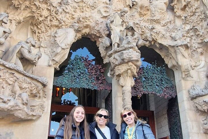 Barcelona: Rutas góticas, Tapas y Sagrada Familia Tour Privado