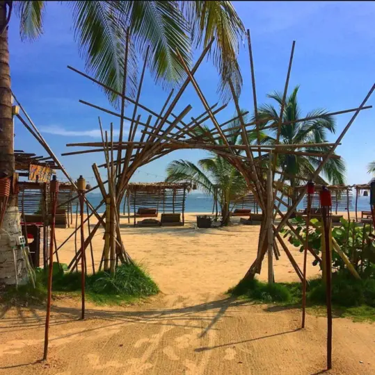 Día completo en la Playa Fénix