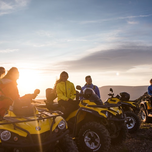 Excursión de 2 horas en quad por los Picos Gemelos de Reikiavik