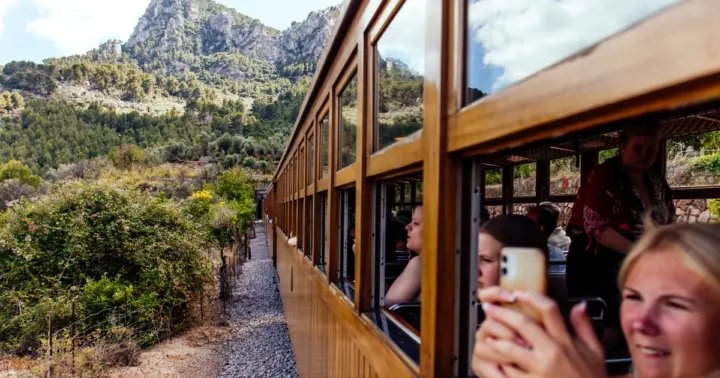 Desde Palma: Visita guiada a la Serra Tramuntana y el Monasterio de Lluc