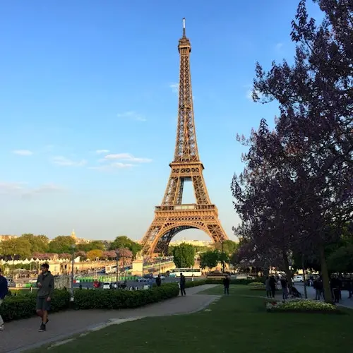 Tour guiado + Acceso 2º Piso de la Torre Eiffel por escaleras