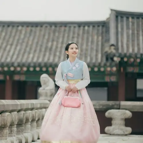 Seohwa Hanbok Seúl: Experiencia de alquiler de hanbok en Gyeongbokgung durante 2 días