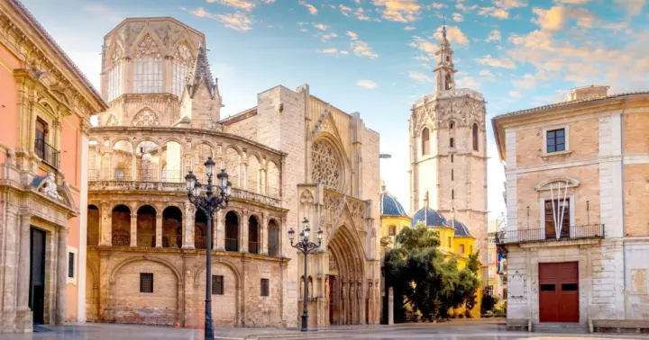 Valencia Cathedral & Holy Grail Tour with Fast Track Entry