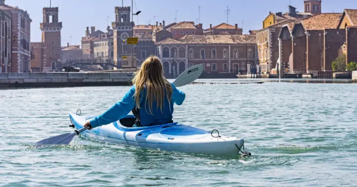 Venecia Excursión para principiantes en kayak por el Arsenal Medieval