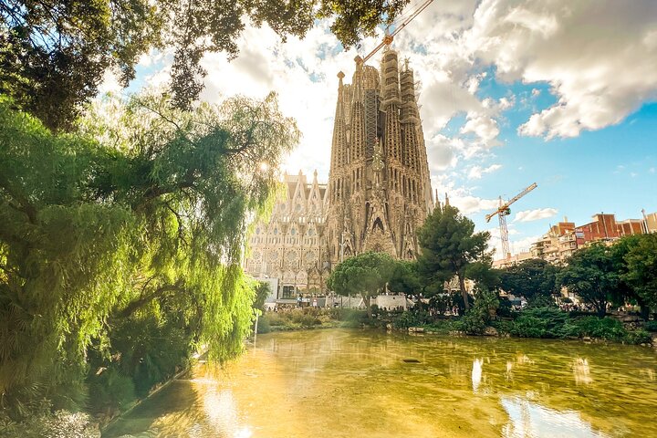 Tour por la Sagrada Familia y Parque Güell con entradas sin colas