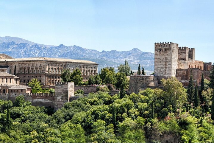 Excursión Granada con Alhambra o por libre desde Málaga