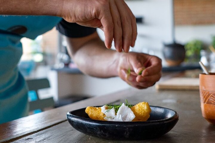 Clase de cocina colombiana para grupos pequeños en Cartagena con chefs locales