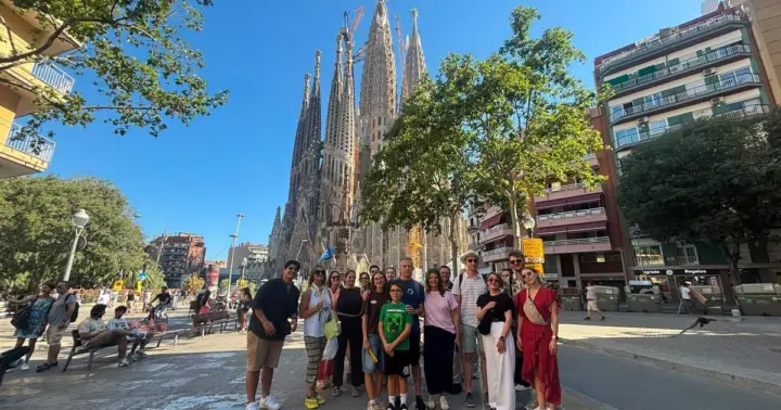 Barcelona: tour guiado de la Sagrada Familia en tu idioma