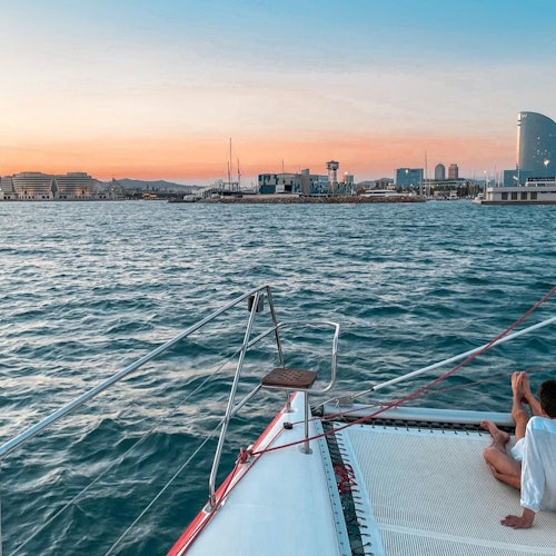 Barcelona: Crucero en Catamarán Premium de día o al atardecer
