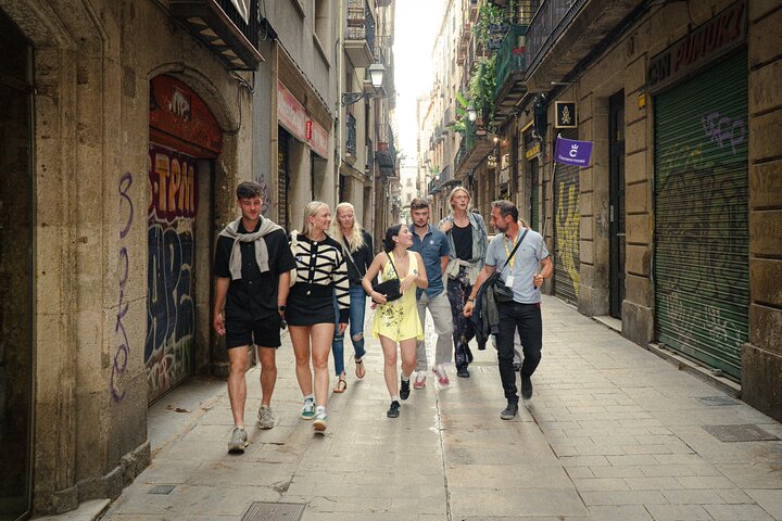 Visita guiada a la ciudad vieja de Barcelona con tapas y bebidas
