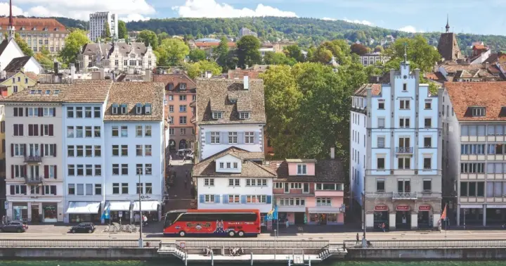 Zúrich: Tour de la ciudad en autobús con audioguía y crucero por el lago