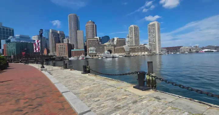 Boston: Guided Waterfront and Seaport History Walking Tour