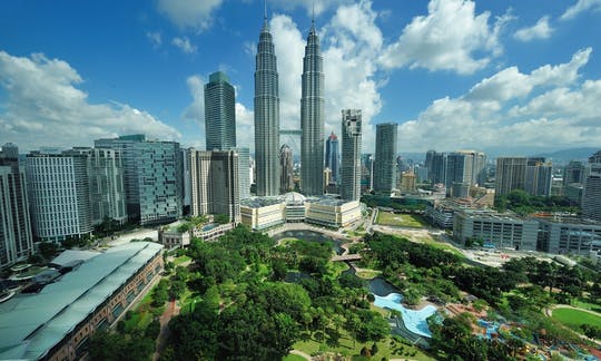 Petronas Twin Towers skip-the-line and top ten wonders private tour from Kuala Lumpur
