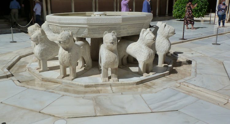 Excursión de día completo a Granada con entradas para la Alhambra desde Málaga