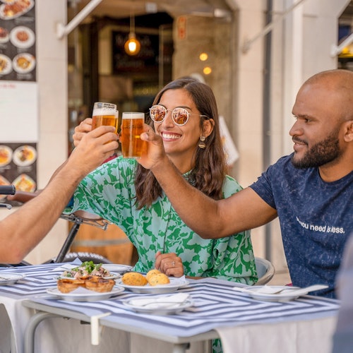 Lisboa: Recorrido gastronómico guiado en E-Bike + 5 degustaciones gastronómicas