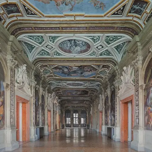 Fundación Prada: Entrada