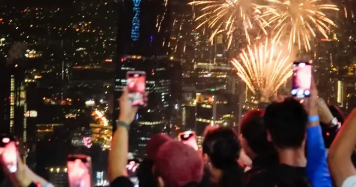 Celebración de Nochevieja en la torre de Kuala Lumpur
