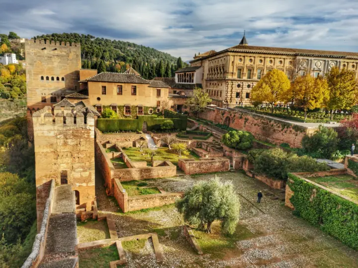 Alhambra: tour guiado por las zonas públicas