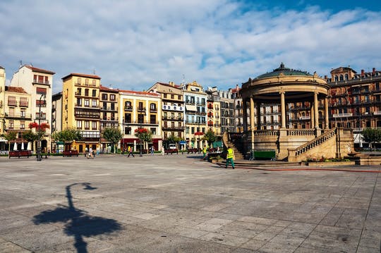 Pamplona y Palacio Real de Olite desde San Sebastián