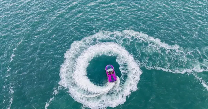 JetCar en Miami Beach y paseo en barco gratuito + 250 USD a pagar en el momento del registro