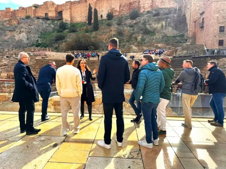 Málaga: Alcazaba y Teatro Romano / tour a pie en grupo