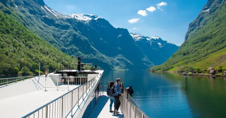 Bergen: Pueblo Vikingo, Crucero por el Nærøyfjord y Ferrocarril de Flåm