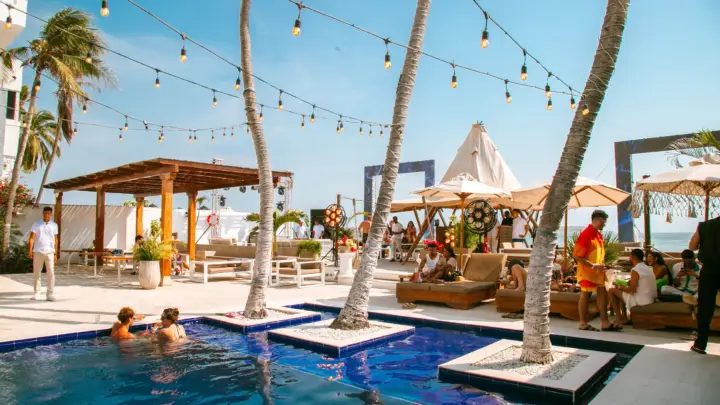 Cartagena: Wala Pass Day, pool, sea, DJ and live shows