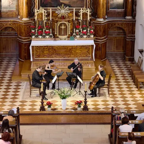 Iglesia de los Capuchinos: Concierto de Mozart y obras maestras clásicas + Cripta Imperial