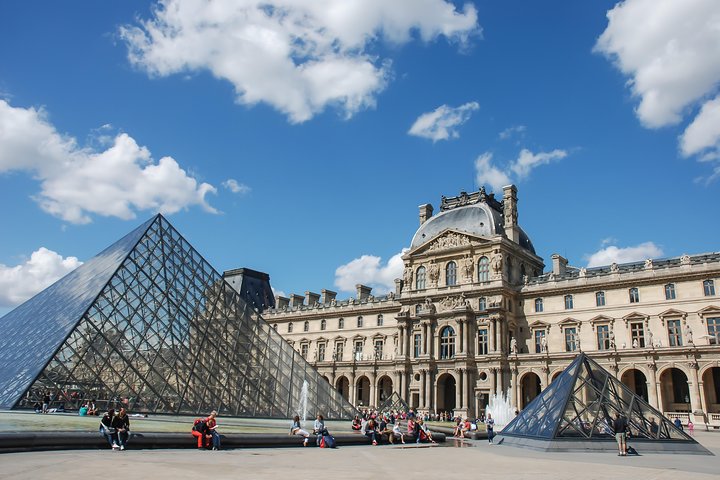 Visita guiada al Museo del Louvre con entrada al Museo Orsay