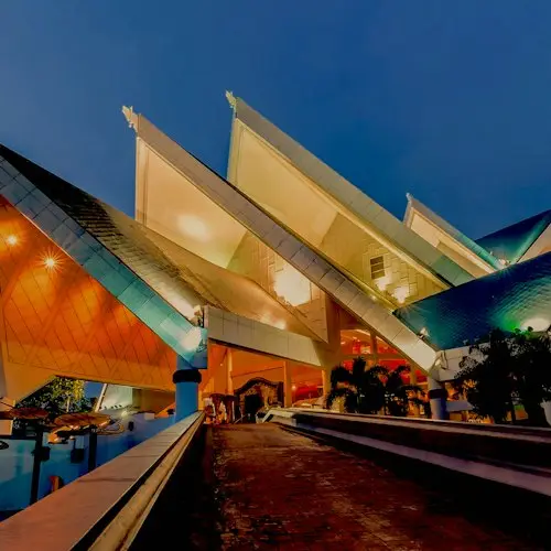 Kuala Lumpur: 2-Hr City of Lights Tour with Hop-on Hop-off Bus