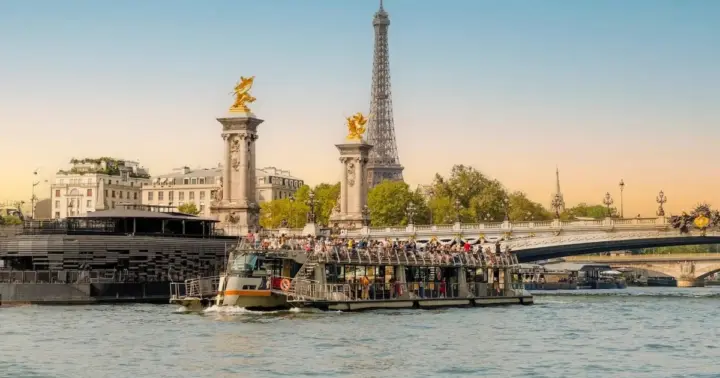 París: paseo en barco por el Sena y sesión de fotos en la Torre Eiffel