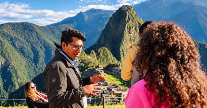 Machu Picchu: Circuit 2, 1 or 3 Entry Ticket + Bus & Guide