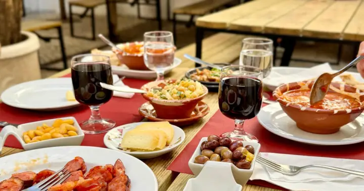 Lisbon Foodie Walk: 18+ Tastings & Local Wines