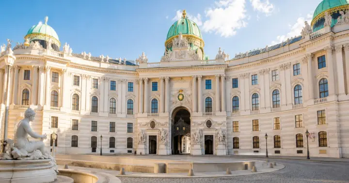 Vienna: Sisi Museum Admission Ticket with Audio Guide