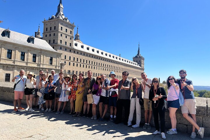 Tour al Monasterio de El Escorial y el Valle de los Caídos desde Madrid