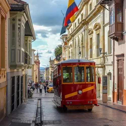 Visita Bogotá: Barrio de la Candelaria, Monserrate, Museo del Oro y Museo Botero
