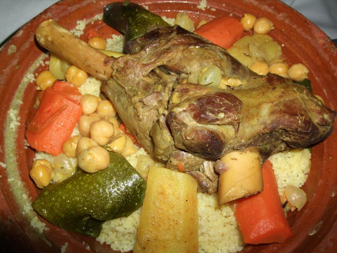 Visita guiada nocturna de Marrakech con cena marroquí