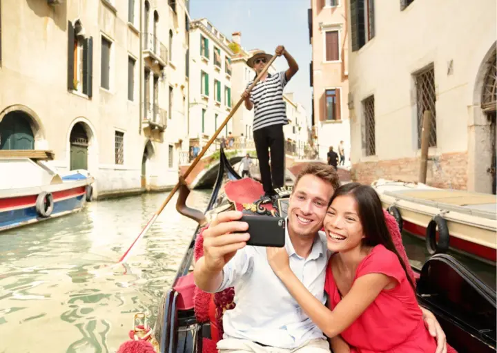Venice: VIP Private Tour with Gondola Ride & Doge's Palace