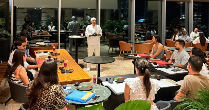 Taller de Sushi en Cartagena: Clase con Sushi Man + Bebida y Certificado
